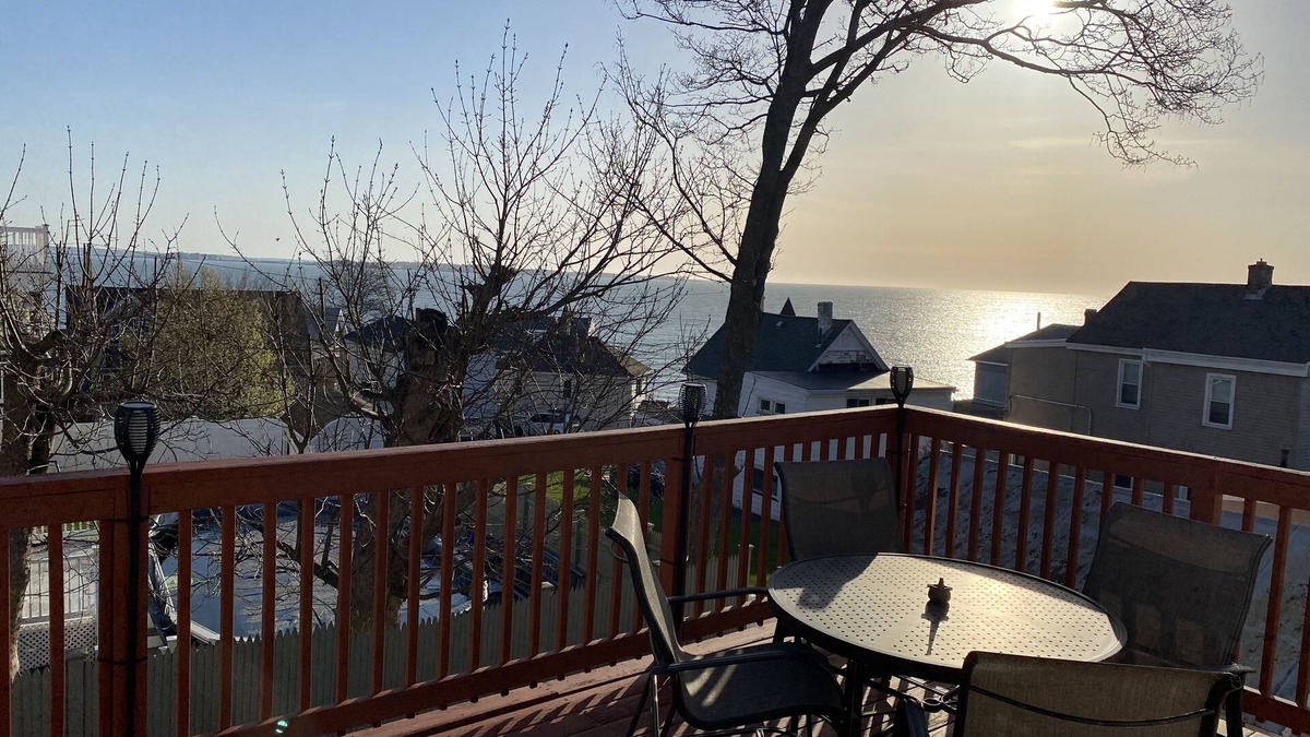 Revere Apartment | Ikram's Place so close to Boston, Subway & Logan international Airport