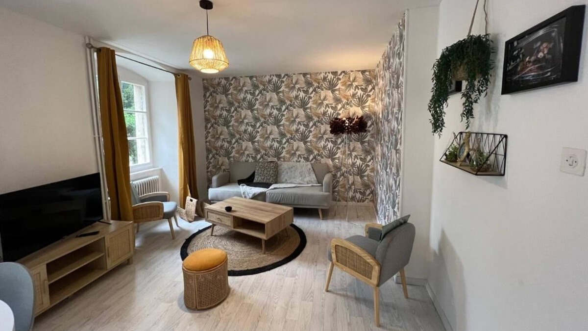 Porrentruy Apartment | Il Était une Fois : 2,5 Pièces en Plein Centre Historique Animaux Acceptés