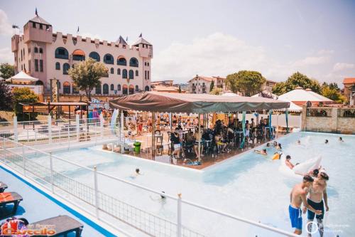 Piane d'Archi-Quadroni Hotel | Il Castello di Perano