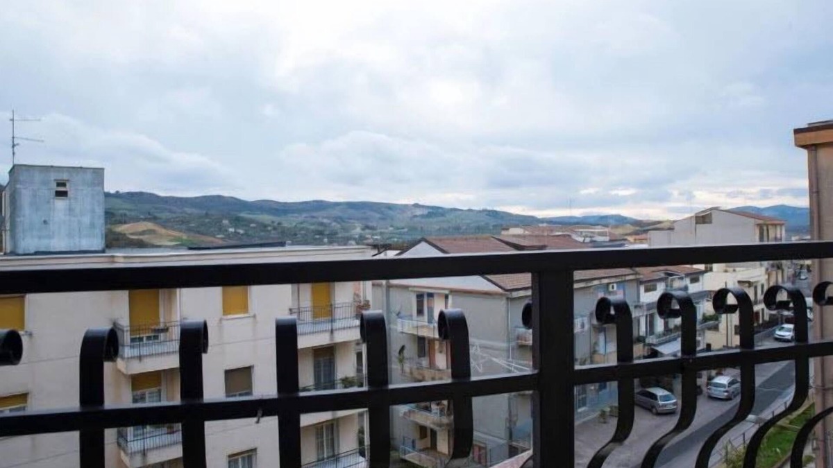Valguarnera Caropepe Bed & Breakfast | Il Centro Short Lets