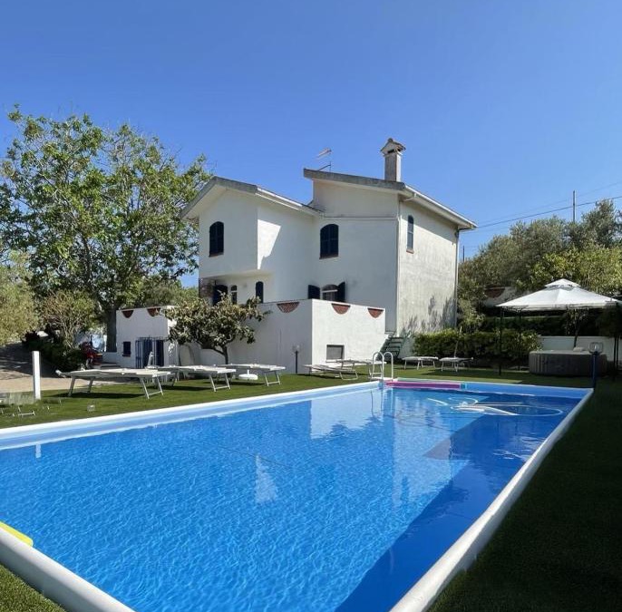 Citta Sant'Angelo Villa | Il Giardino degli Ulivi