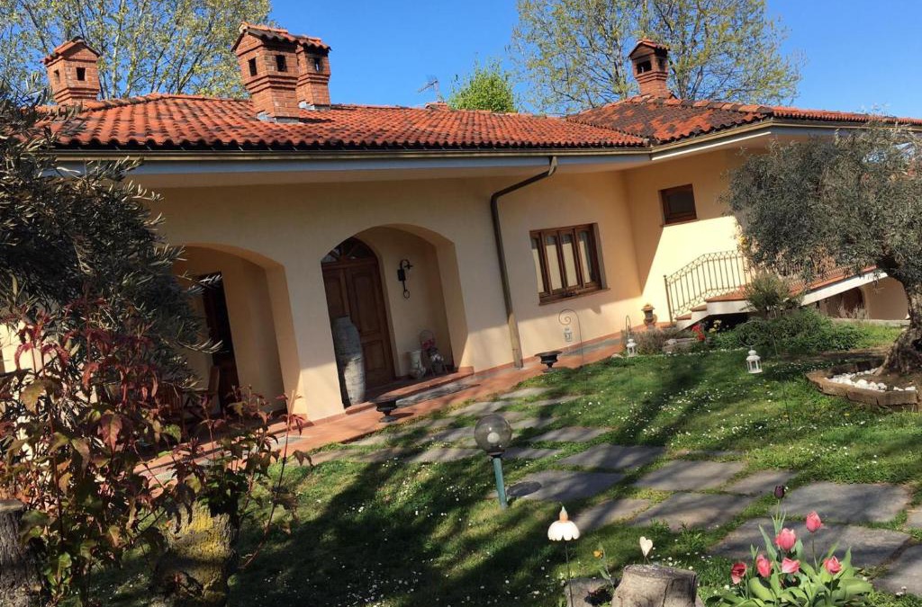 Saluzzo Bed & Breakfast | Il giardino degli ulivi