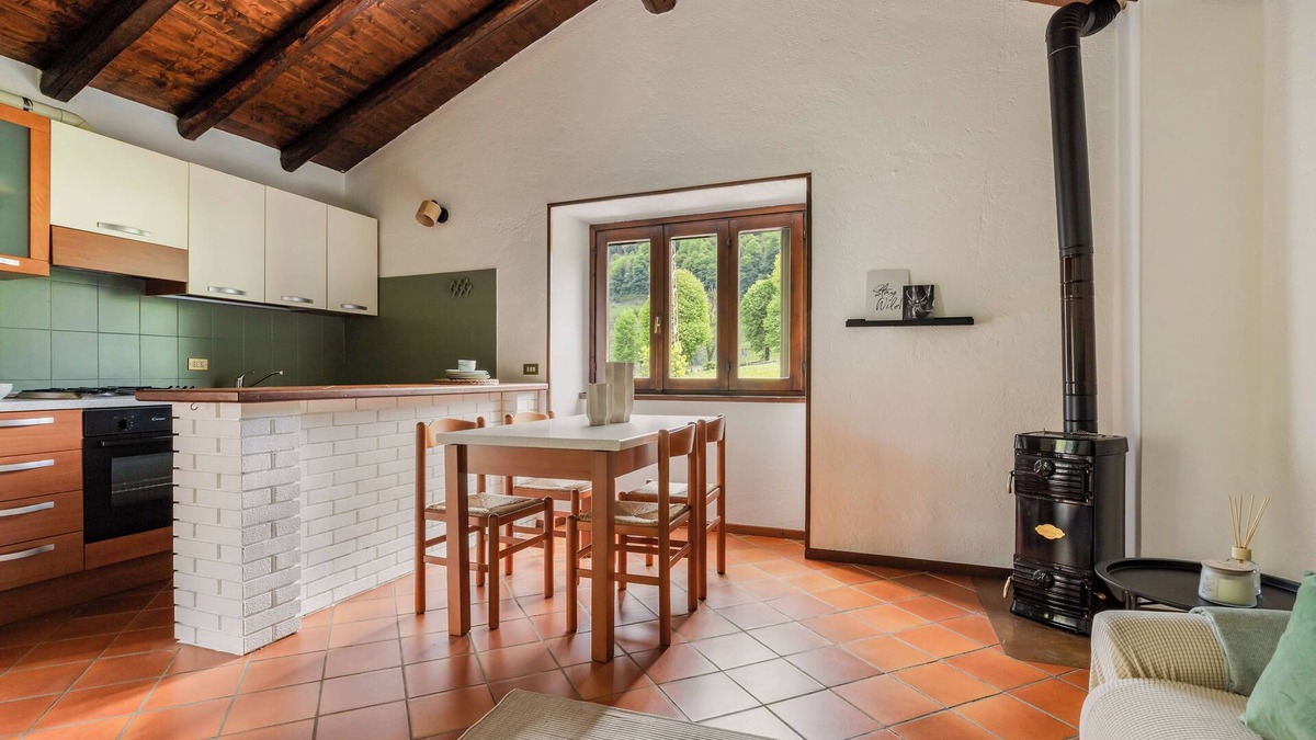 Barzio House | Il Giardino Segreto: Girasole