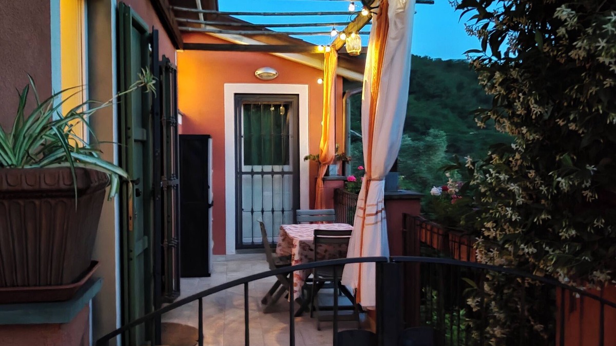 Arcola House | "Il Pettirosso"- countryside house near Lerici and 5Terre|Private parking, BBQ
