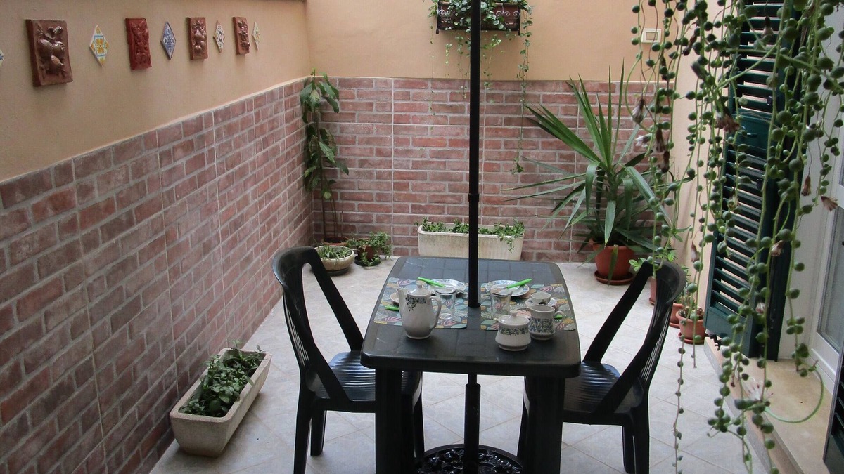 Livorno Apartment | IL PICCOLO EDEN - THE LITTLE EDEN - Charming apartment with private garden