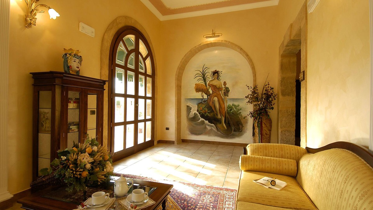 Syracuse Hotel | Il Podere Hotel Restaurant
