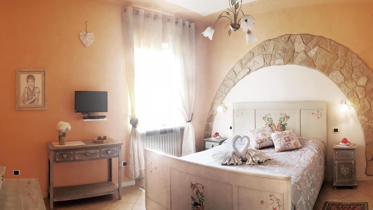 Castelnuovo del Garda House | Il Roseto holidays, home for every occasion, close to amusement parks, and.