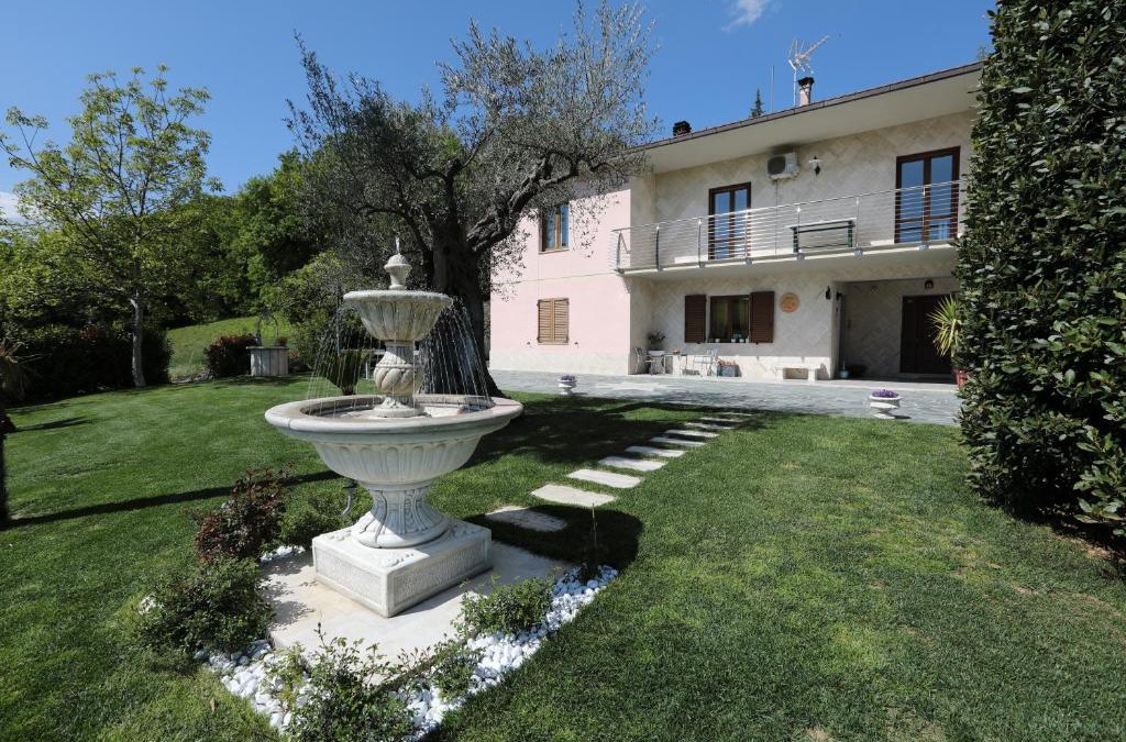 Belforte del Chienti Bed & Breakfast | Il Villino Agriturismo B&B