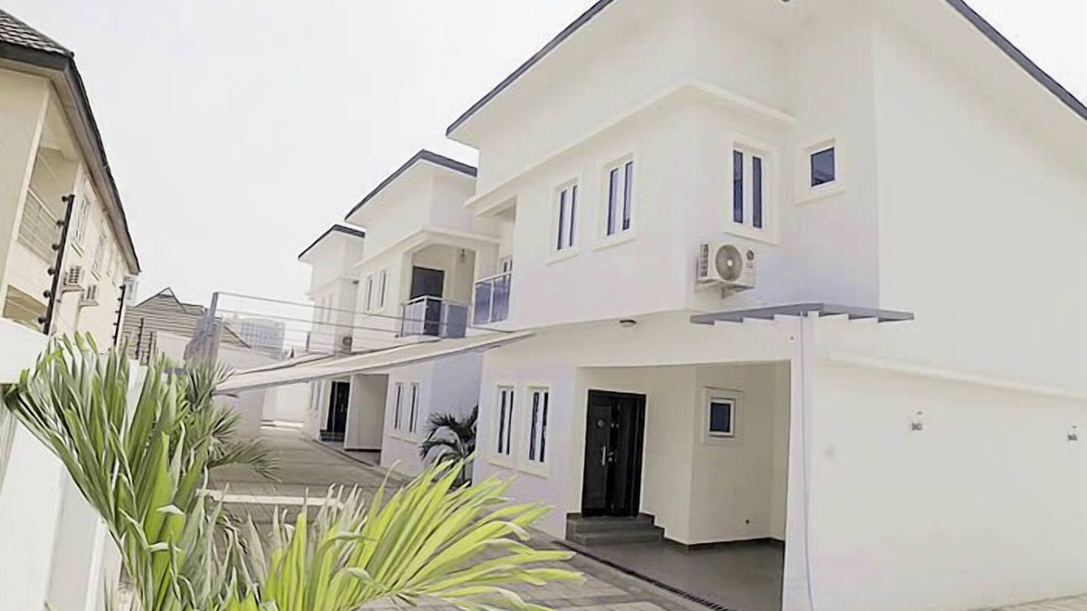 Apomu Apartment | Ilaji Apartments