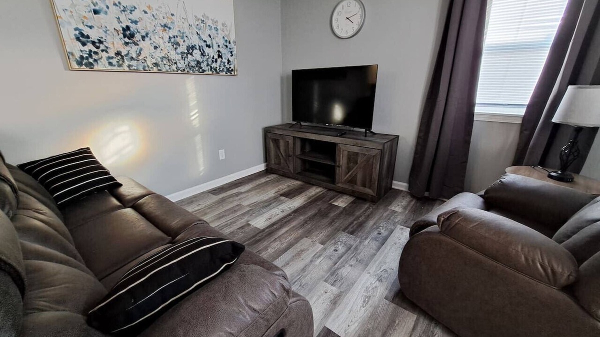 Streator House | Illini Hideaway at Streator