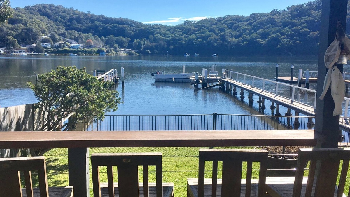 Woy Woy House | Illoura On The Bay - Modern Waterfront Bungalow