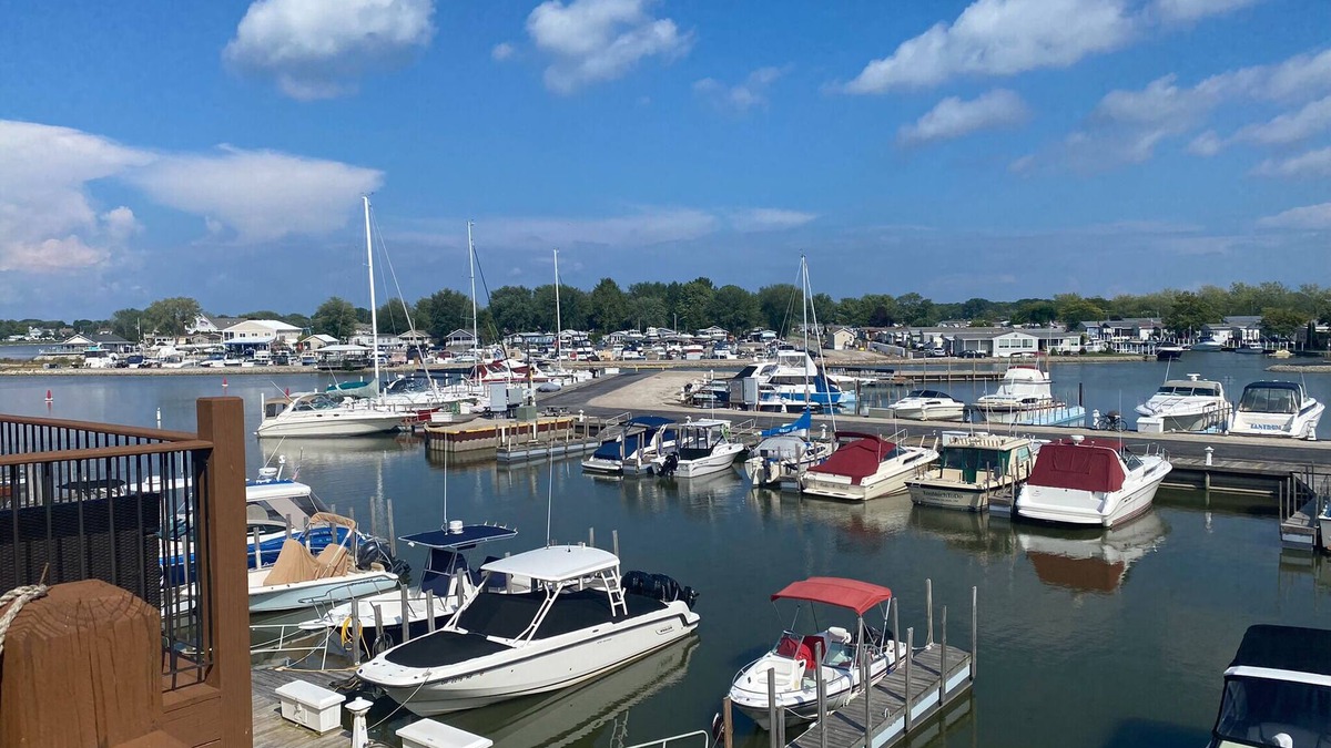 Gypsum Condo | “ I’m Sittin’ On The Dock Of The Bay “ ⛵️