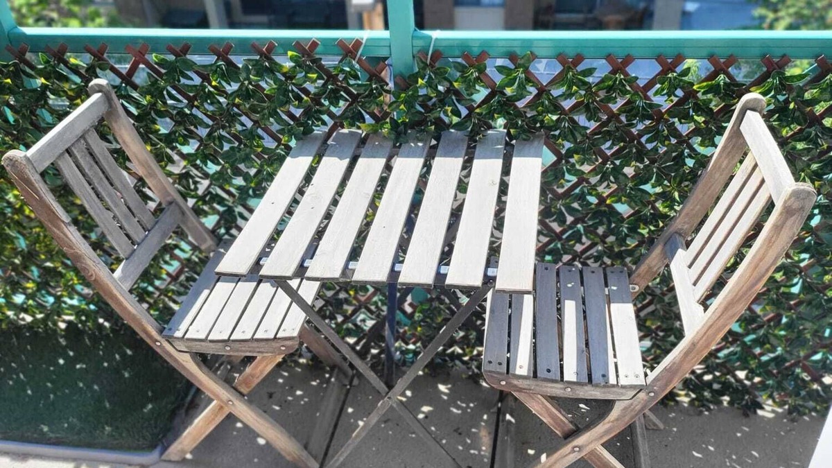 Connaught Apartment | Immaculate 1 Bed 1 Bath w/ Private Rooftop Balcony! DT! Pet Friendly!