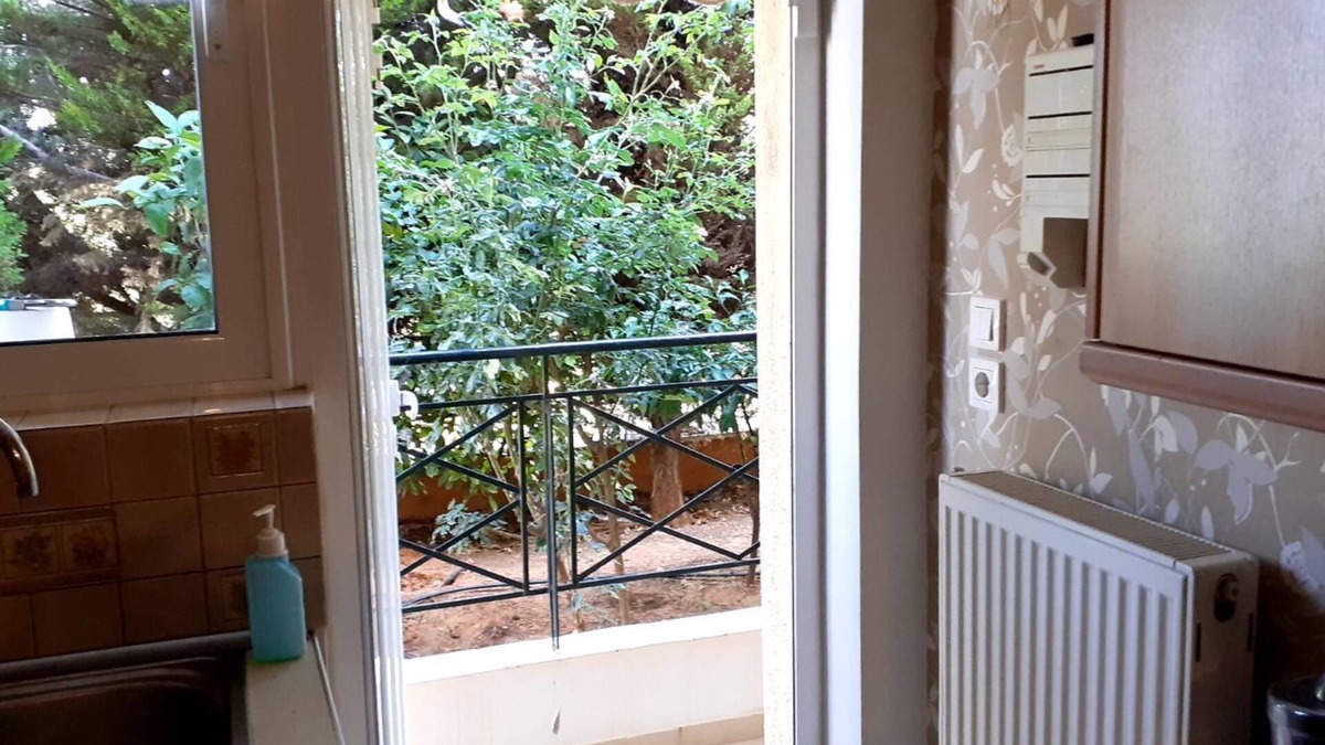 Paiania Apartment | Immaculate 2-Bed Apartment