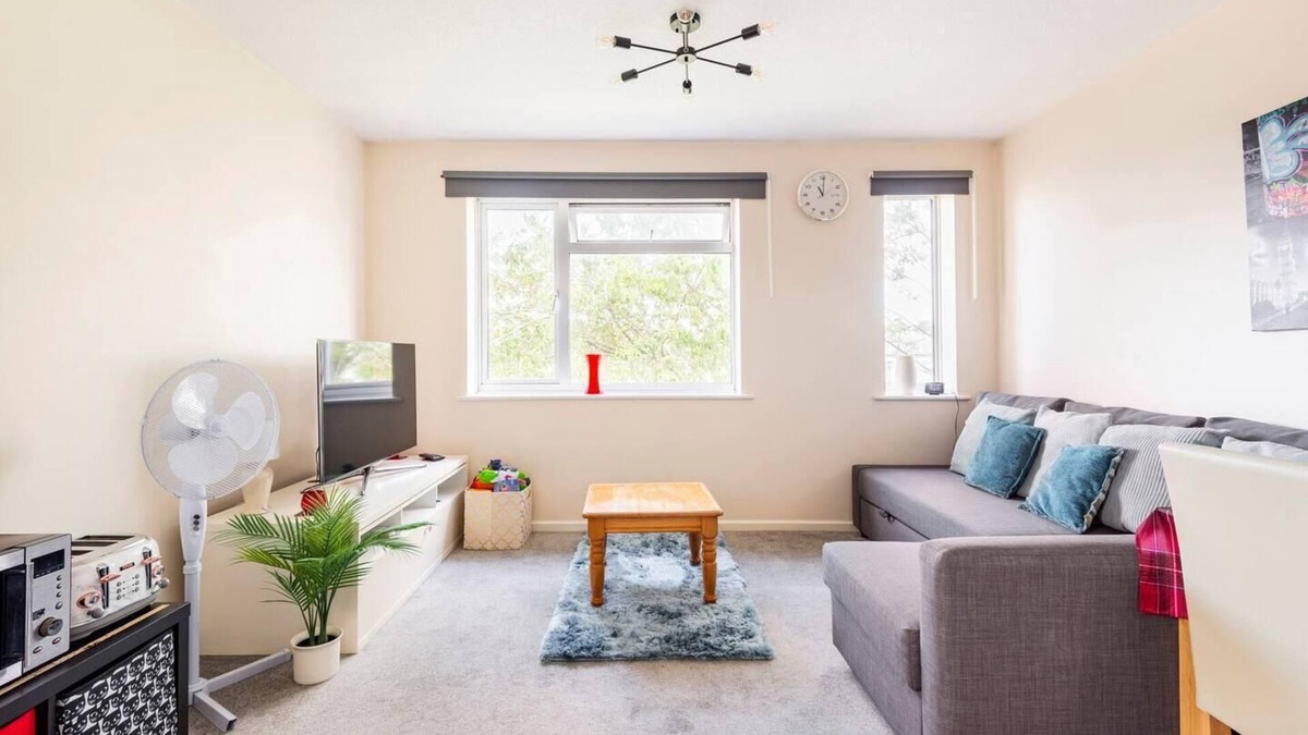 Bletchley House | Immaculate 2 - Bedroom House in Milton Keynes