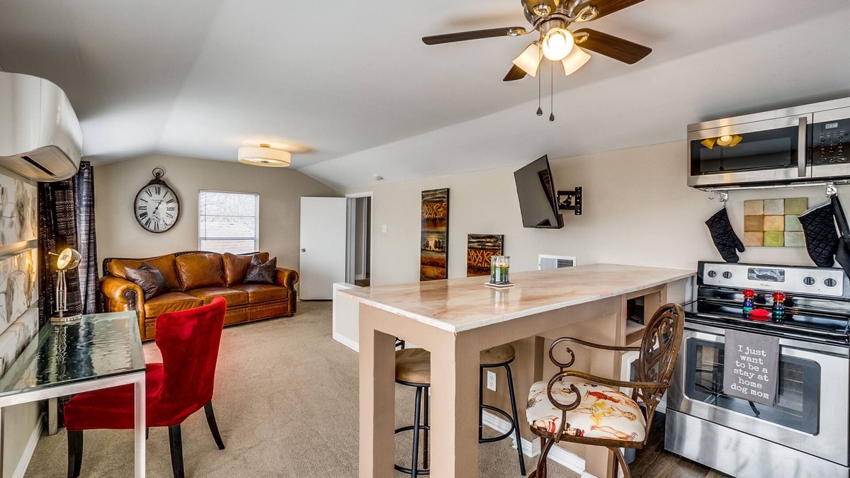 Dallas House | Immaculate 2-Bed in Dallas Close to Everything!