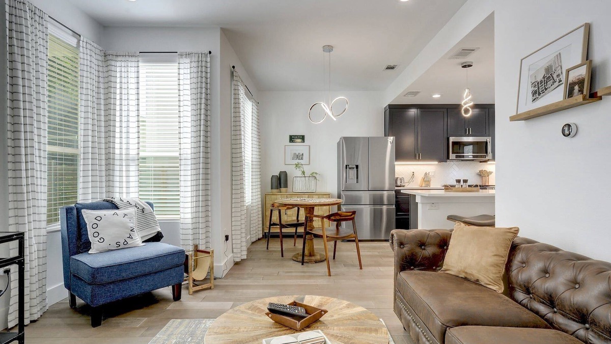 Highland House | Immaculate 2B/2B Modern Home N. Central | 30+ Days | Perfect for Temp Living
