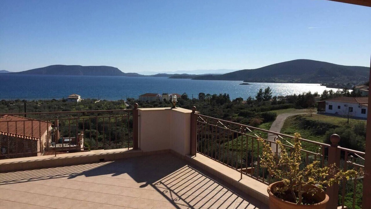 Ermionida House | Immaculate 3-Bed House in Ermioni