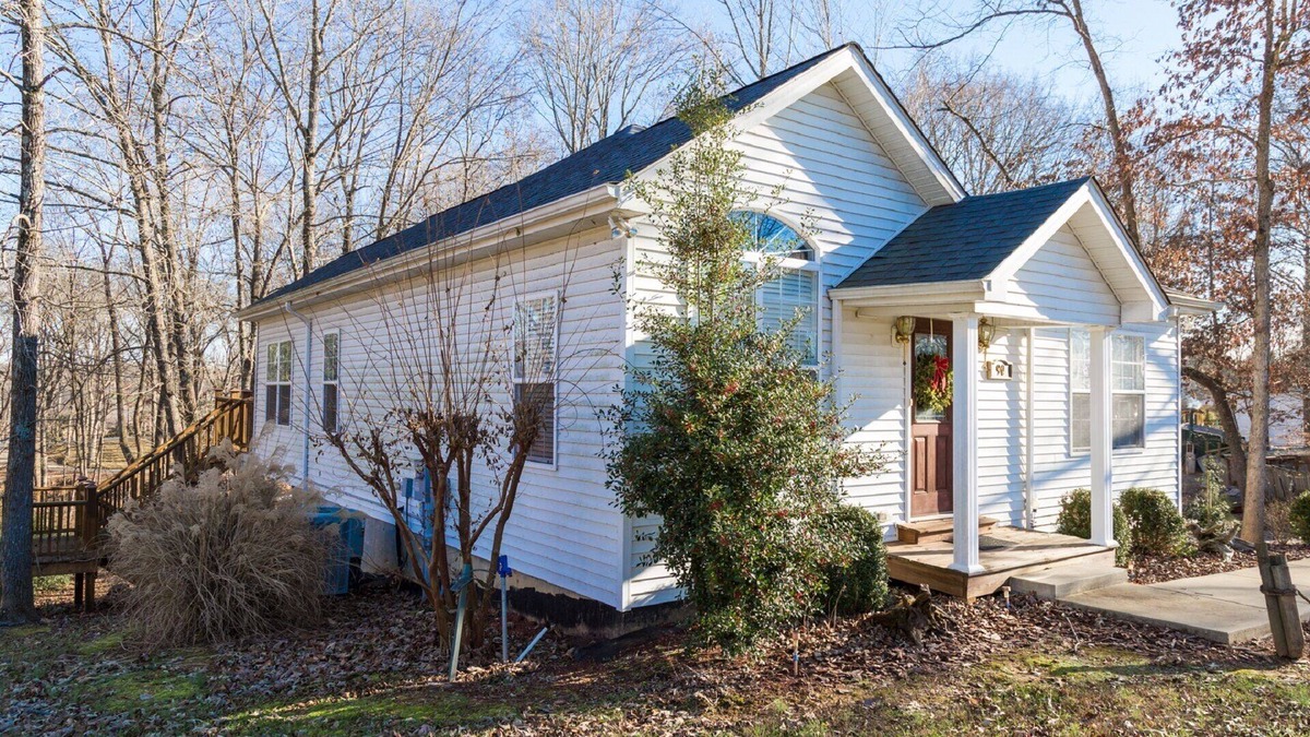 Scottsville House | Immaculate 3 Bedroom Home On Barren River Lake With Access To The Lake & WiFi!