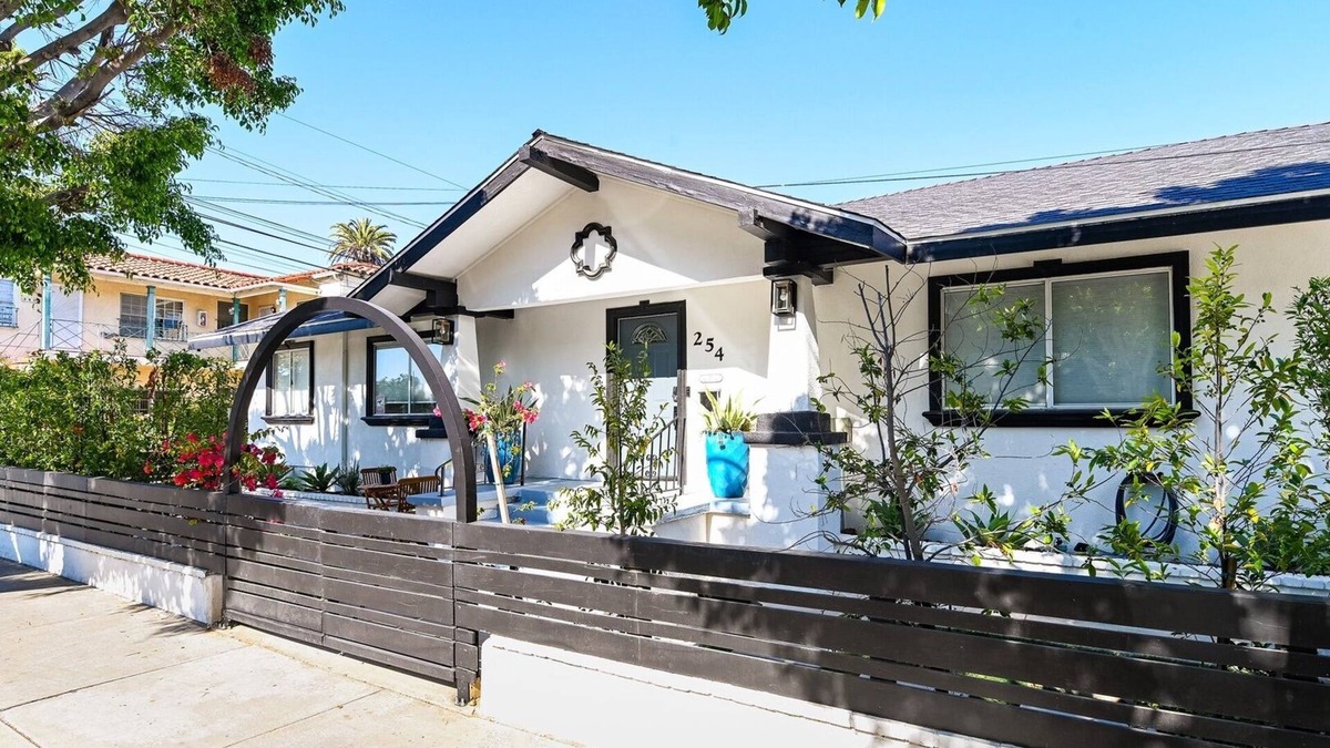 Alamitos Beach House | Immaculate 3BDR Bungalow | 5-Min Walk to Beach!