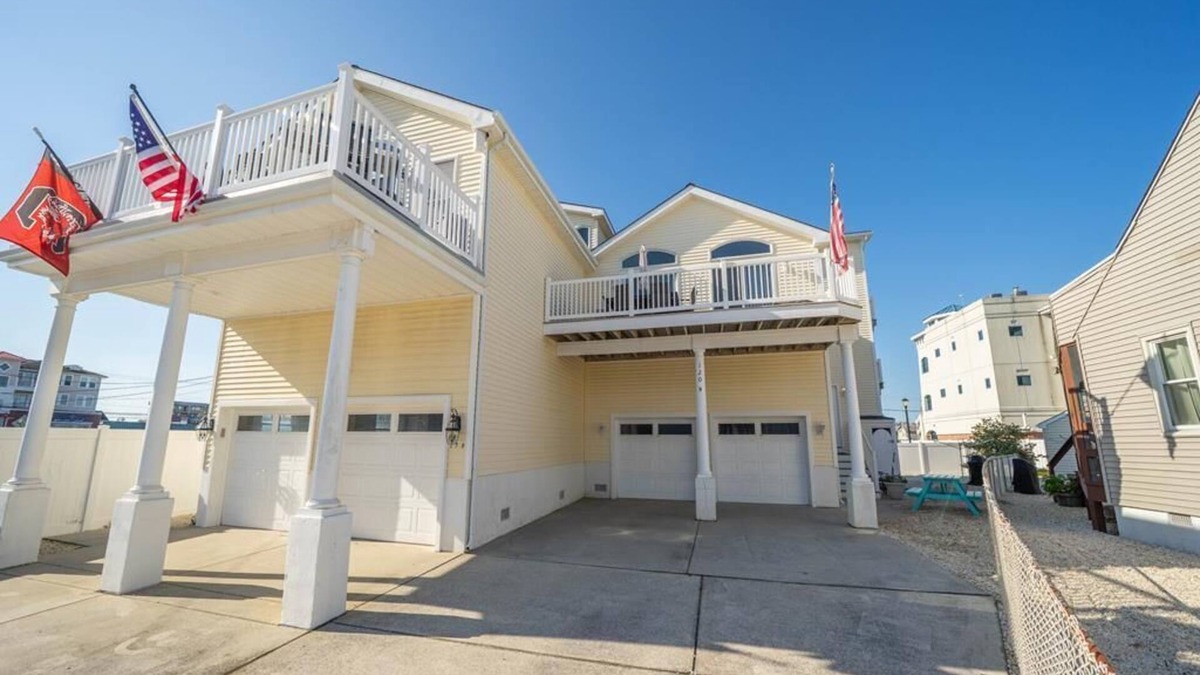 Sea Isle City House | Immaculate 5 Bedroom home located within walking distance to downtown Sea Isle City!