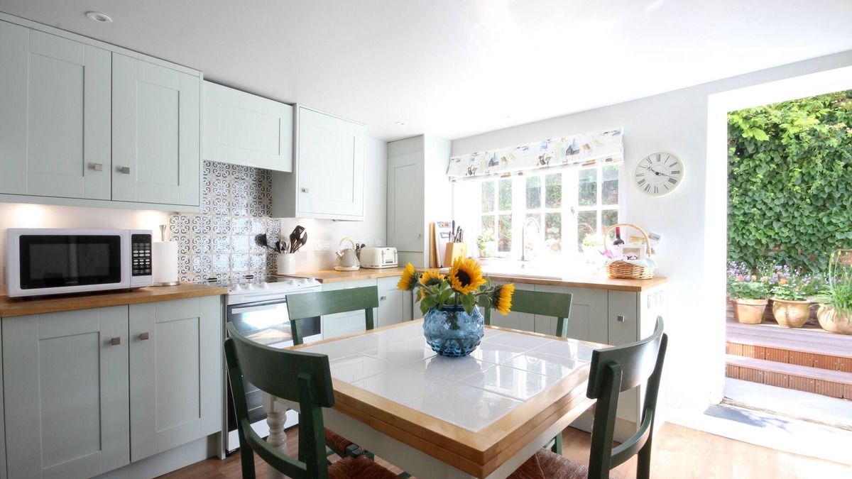 Sandwich House | Immaculate 5* Cape-Cod-inspired Spencer House