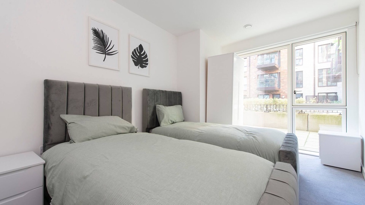 Stratford and New Town Apartment | Immaculate and Luxury 2 bed London Apartment