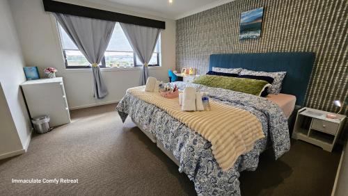 Wyndham Vale House | Immaculate Comfy Retreat with King Bed n WIR - Great Ocean Road Stopover