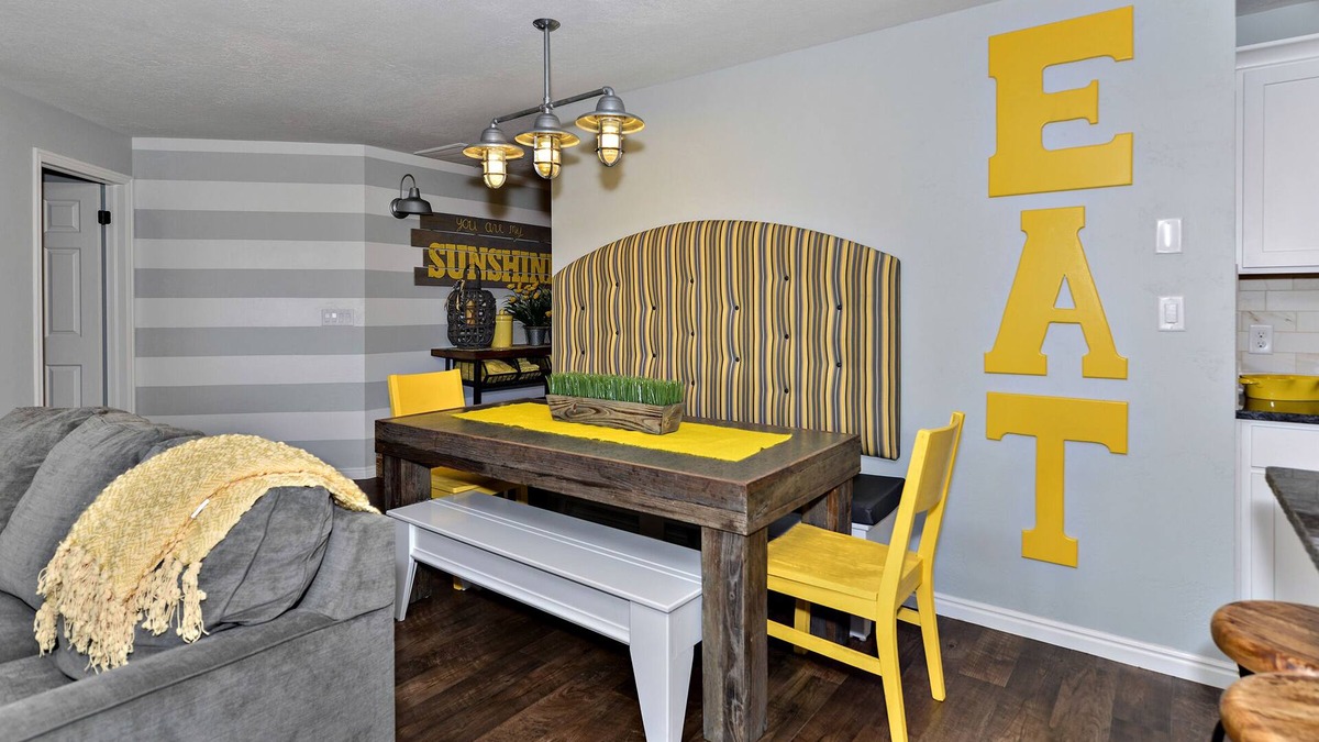 St. George Condo | IMMACULATE COMPLETELY UPGRADED-NEW FURNITURE*SLEEPS 16 IN BEDS, PRIVATE HOT TUB