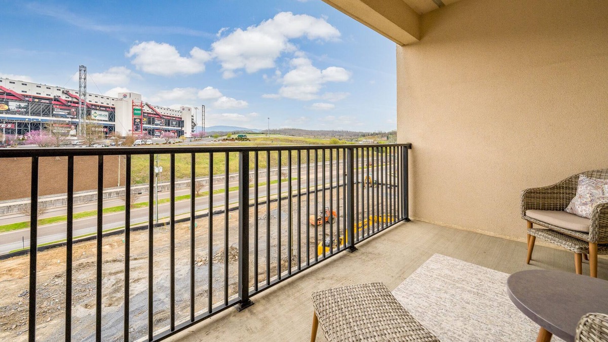 Bluff City Condo | Immaculate condo DIRECTLY across from Bristol Motor Speedway!