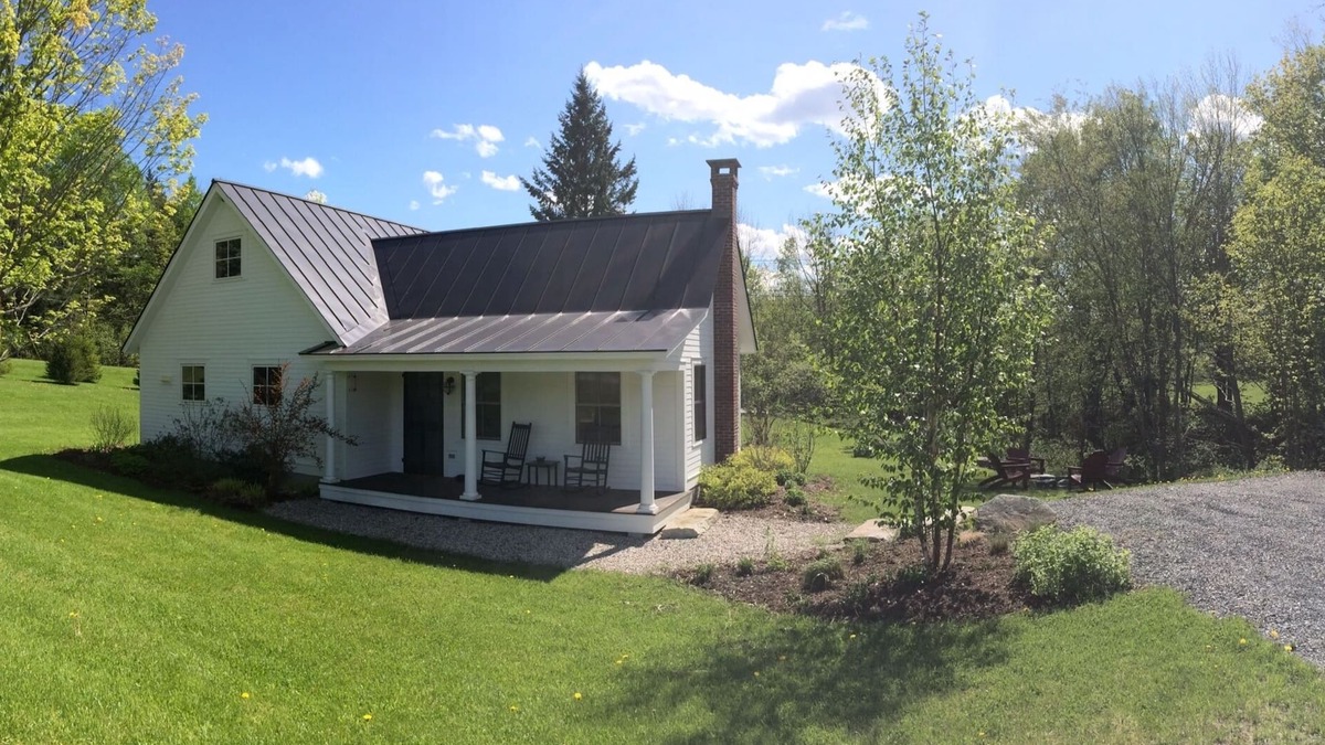 Mount Holly House | Immaculate Cottage in Belmont Mt Holly: Ski Okemo, Killington, VAST,lakes, golf