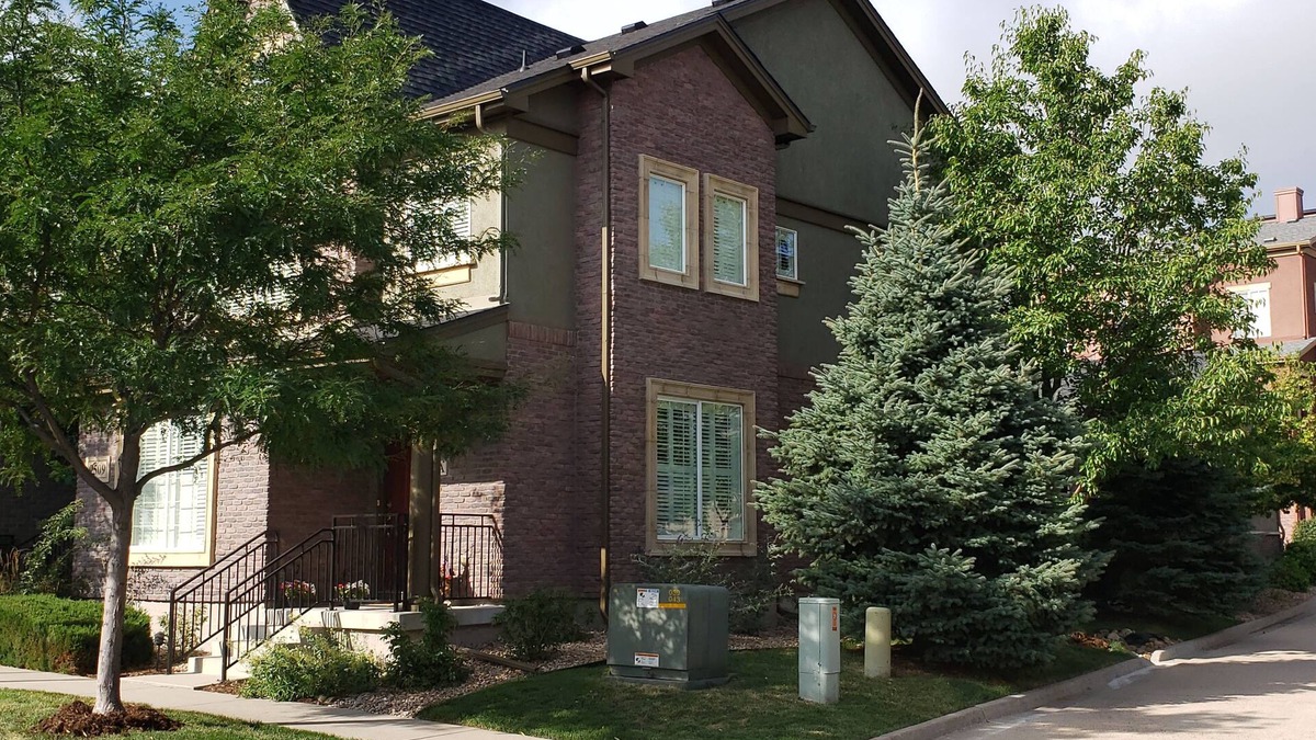 Westridge House | Immaculate, fully furnished oversized Brownstone's Town Home in Highlands Ranch