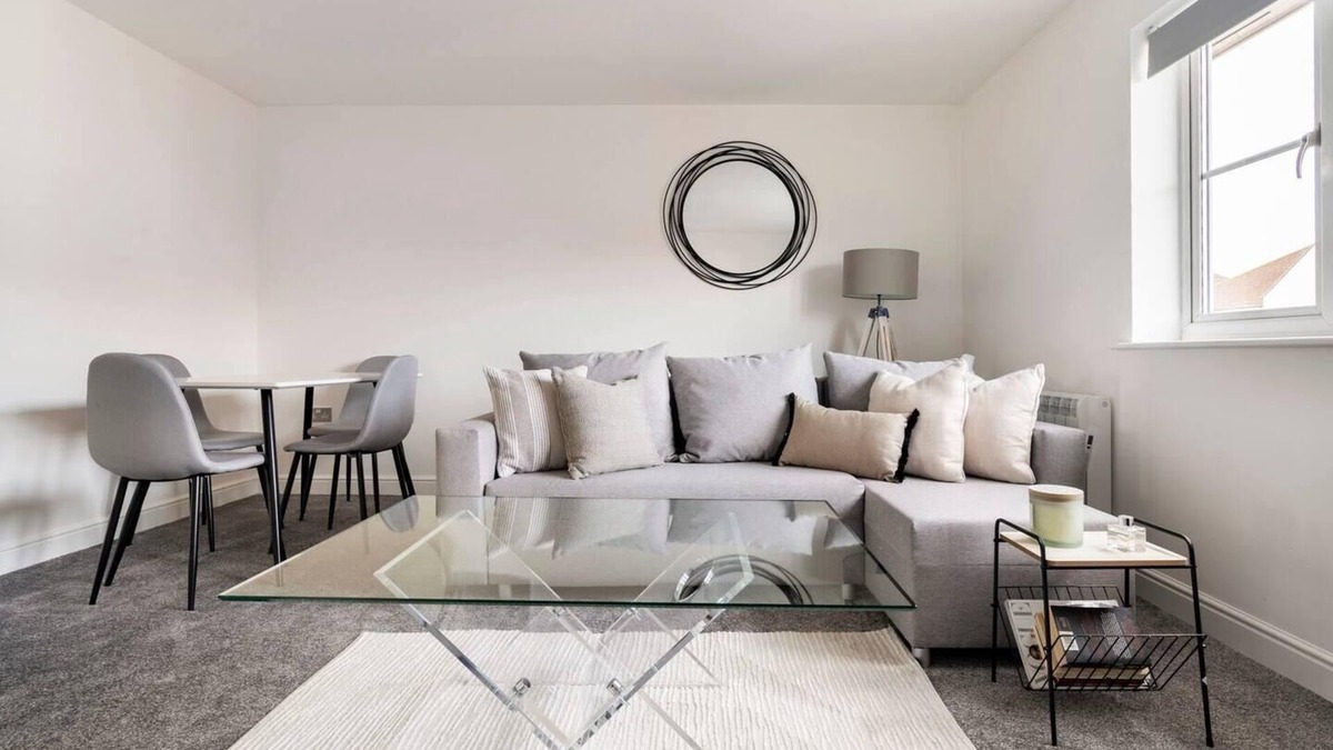 Welwyn Garden City Apartment | Immaculate 2-Bed Apartment in Welwyn Garden City