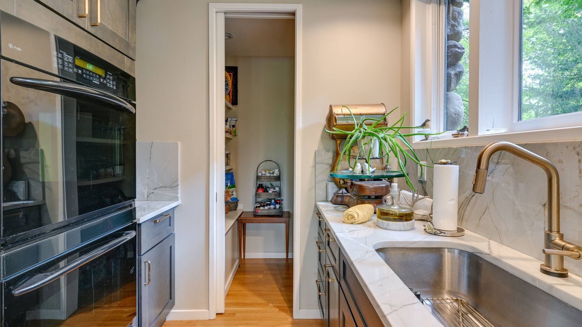 Howell Villa | Immaculate Howell Villa on Pardee Lake w/Grill!