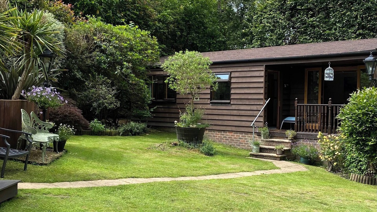 West Chiltington House | Immaculate, luxury, detached Cabin style accomdation in tranquil setting.
