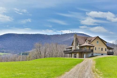Stamford House | Immaculate Mountain Top Cabin