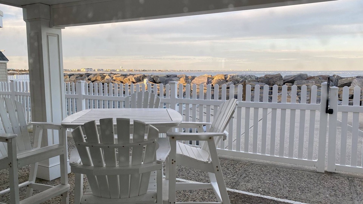 Avalon Condo | Immaculate Oceanfront Condo