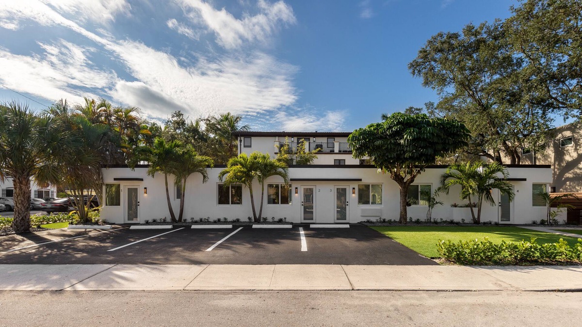 Colee Hammock Apartment | Immaculate One-Bedroom Vacation Rental- WALK TO LAS OLAS