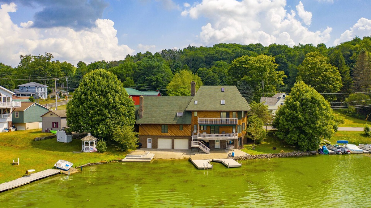 Findley Lake House | Immaculate & Spacious Lakefront Home/Intsa: griffinslanding x findley lake