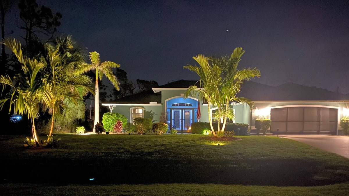 Broadmoor House | IMMACULATE well furnished home, heated pool, close to beaches! New paint!