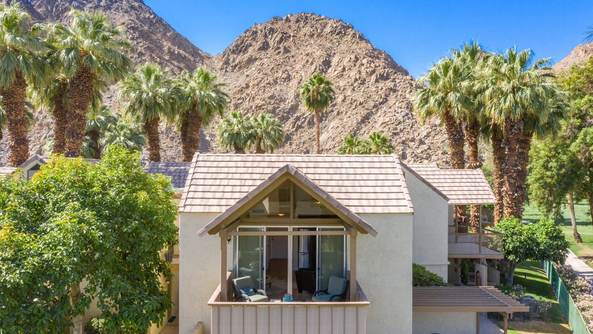 Indian Wells Apartment | Immaculately Kept Tuscan Treehouse- Indian Wells Country Club