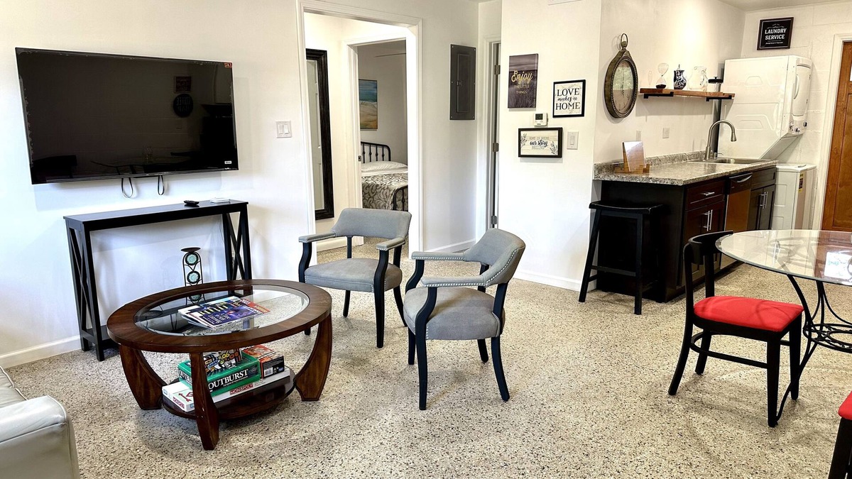 Griffin Heights House | Immaculately Remodeled Home Close to FSU and Downtown Area!