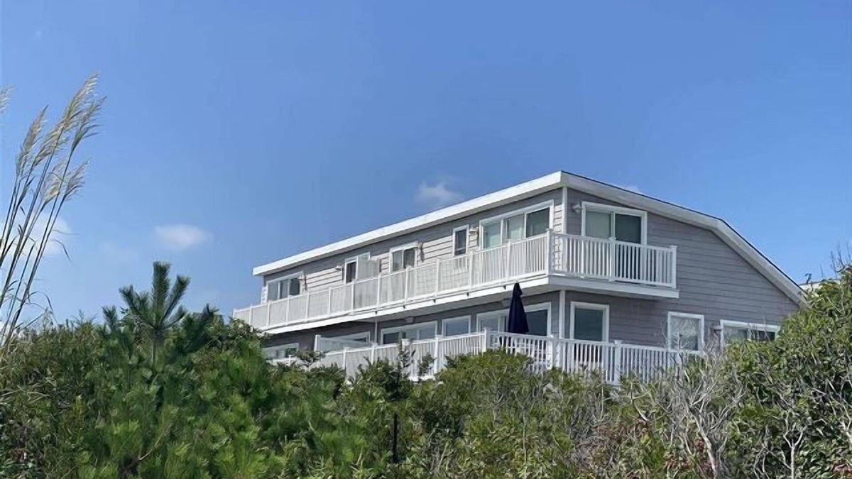 Dennisville House | Immaculately Renovated Beachfront Townhome with Incredible Views!