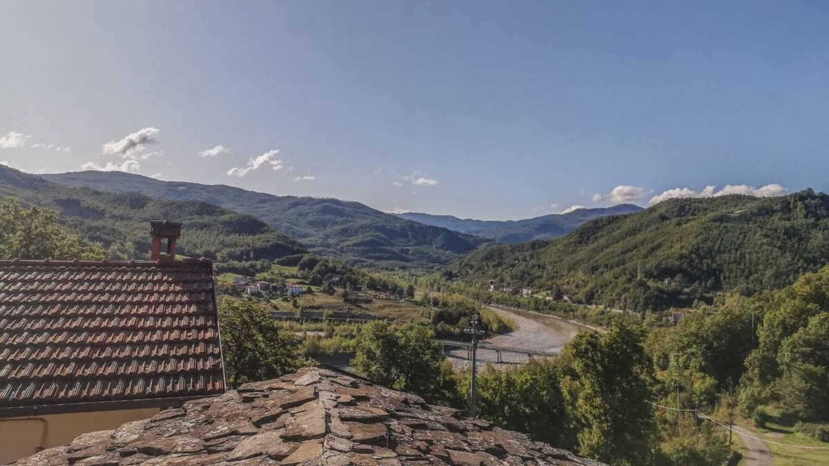 Valmozzola House | Immersed in nature