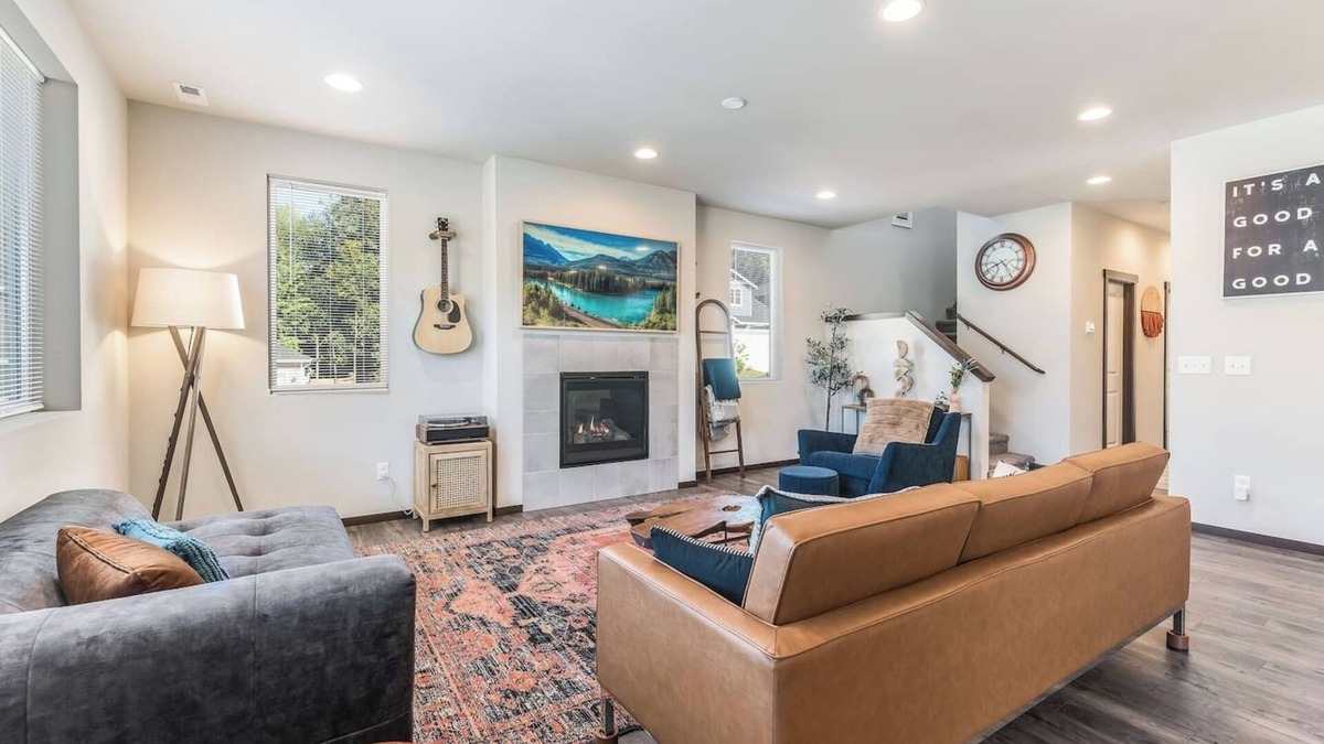East Port Orchard House | Impeccable 4 BR Home in Heart of Port Orchard