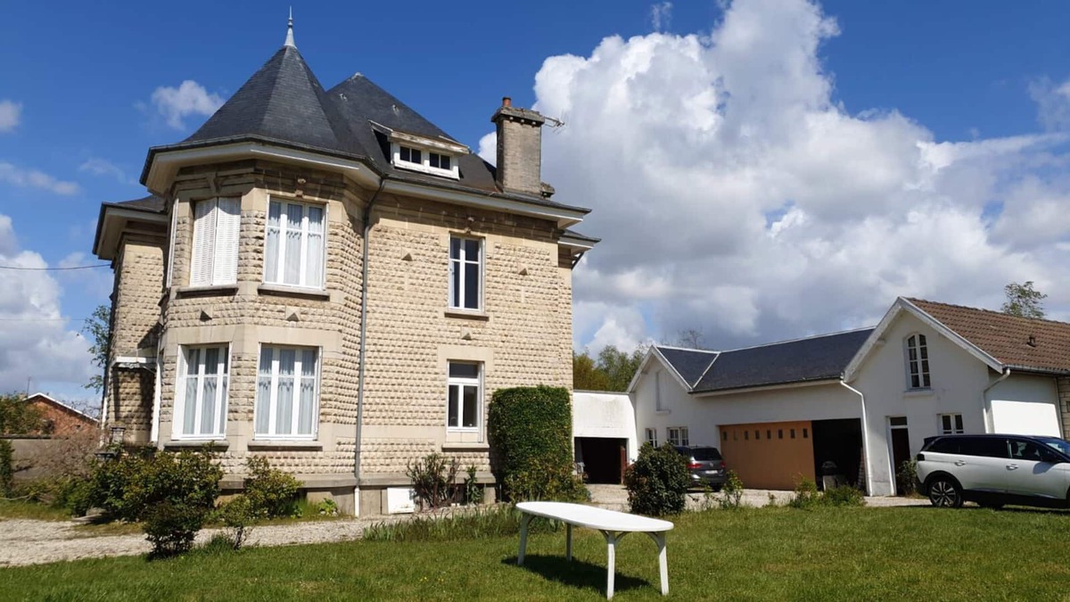 Pargny-sur-Saulx Villa | Impeccable Domain 4-Bed villa in Pargny-sur-Saulx