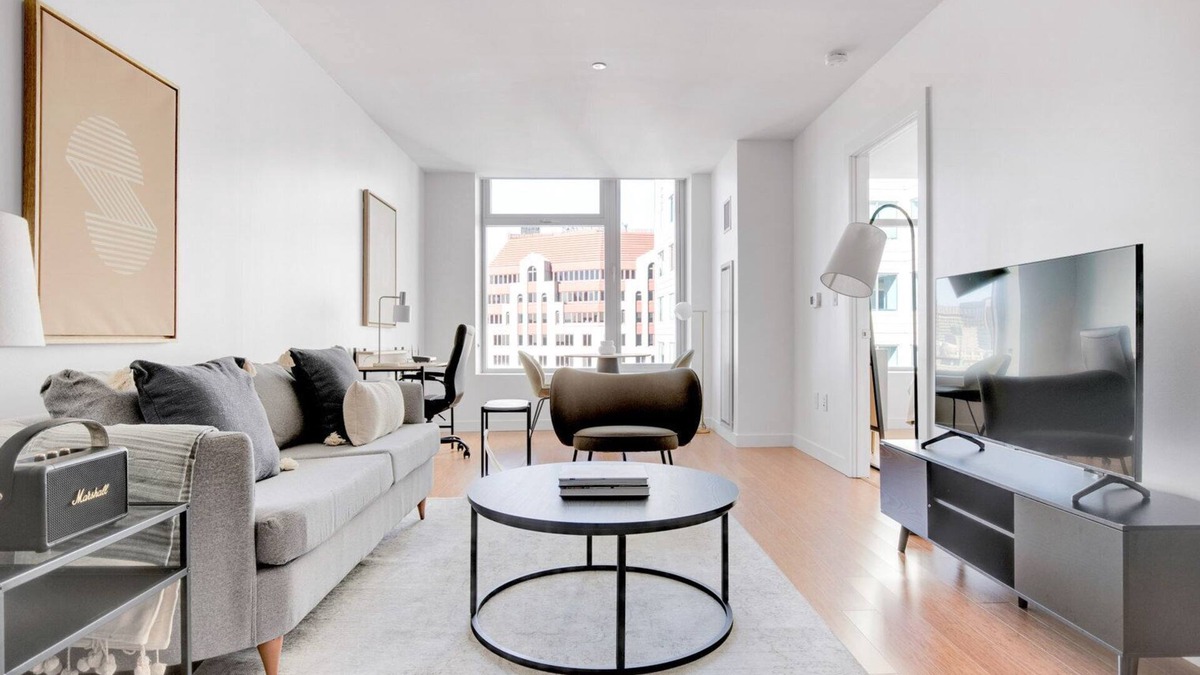 Chinatown Apartment | Impeccable Downtown 1BR w/Gym & W/D, near South Station, by Blueground