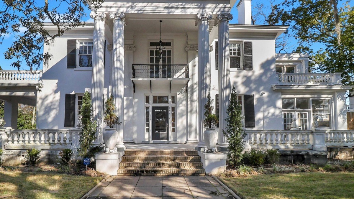 Baldwin Park House | Impeccable Mansion w/Private Parking and Large Yard by Lucky Savannah