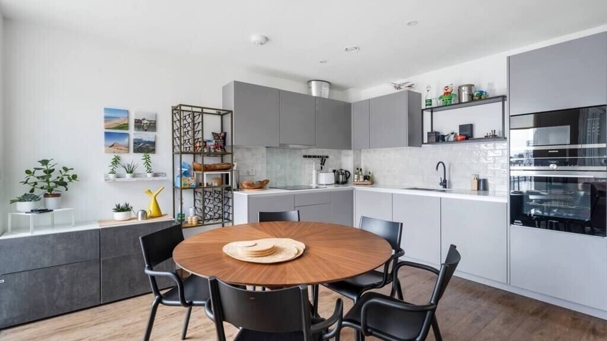 Limehouse Apartment | Impeccable Modern 2BR Apartment Peachy Stays
