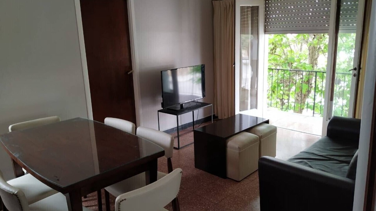La Perla House | Impeccable PH rental with 4 main rooms in La Perla area